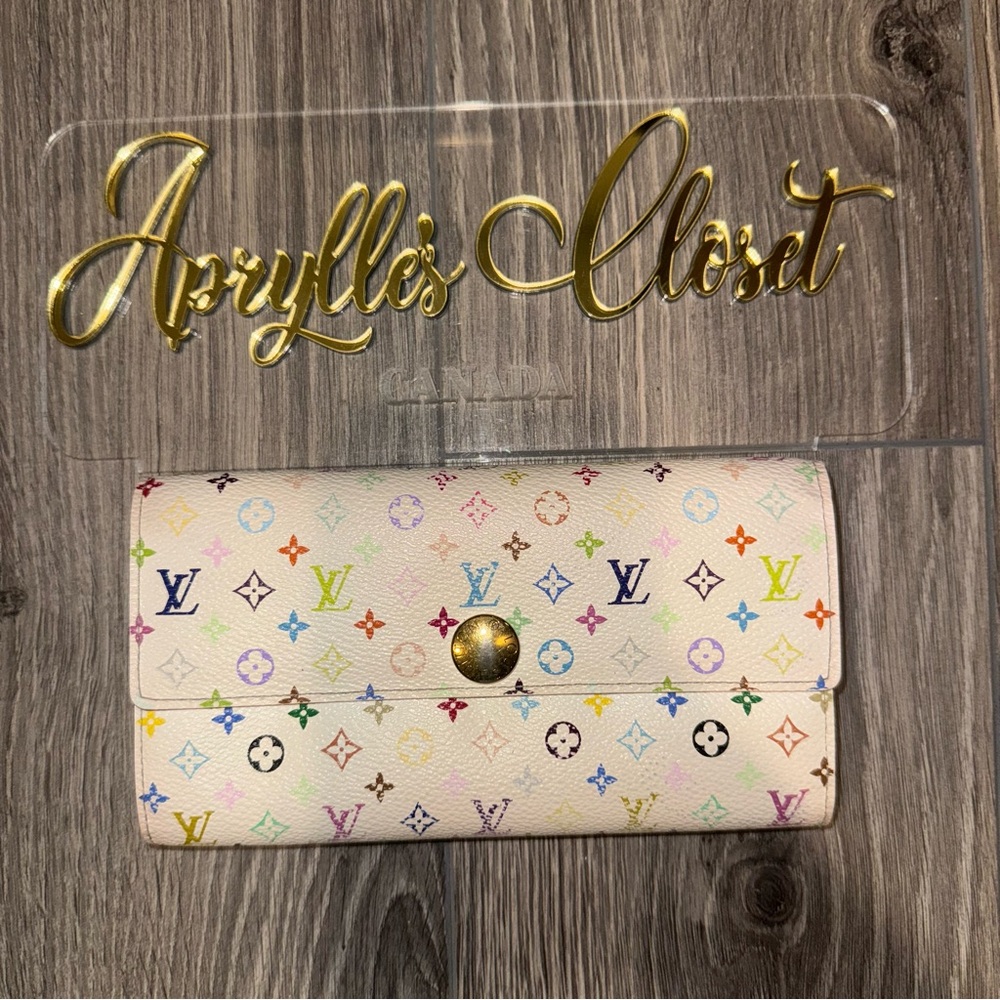 ❌❌❌SOLD❌❌❌.    Authentic Louis Vuitton Murakami MC white wallet